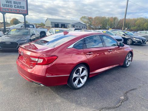 Used 2018 Honda Accord Touring image 10