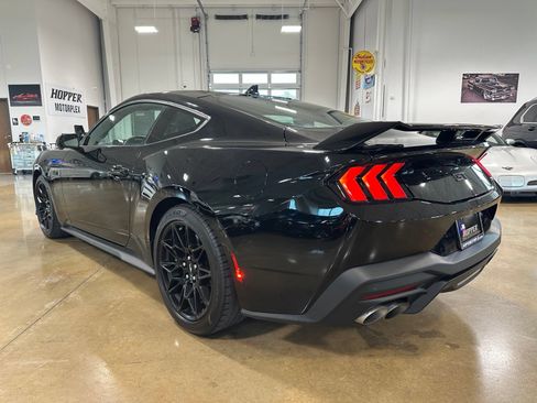 Used 2025 Ford Mustang GT Premium w/ GT Performance Package RWD image 6