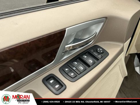Used 2010 Chrysler Town & Country Touring w/ Family Value Group FWD image 11