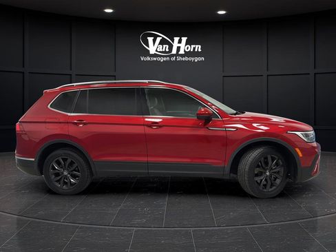 Used 2024 Volkswagen Tiguan SE AWD/4WD image 8