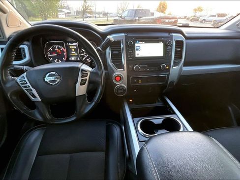 Used 2016 Nissan Titan SL image 15