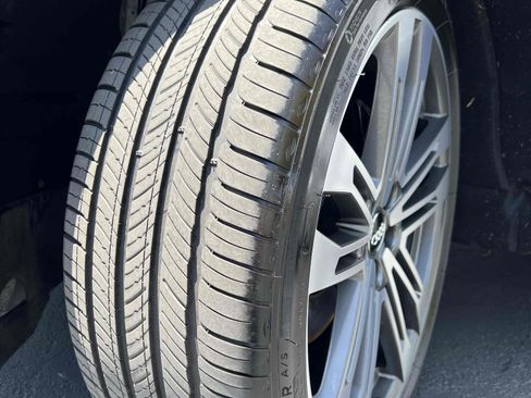 Used 2018 Audi SQ5 Prestige w/ Prestige Package image 15