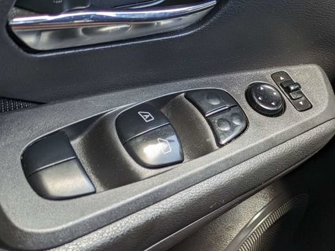Used 2023 Nissan Kicks SV FWD image 24