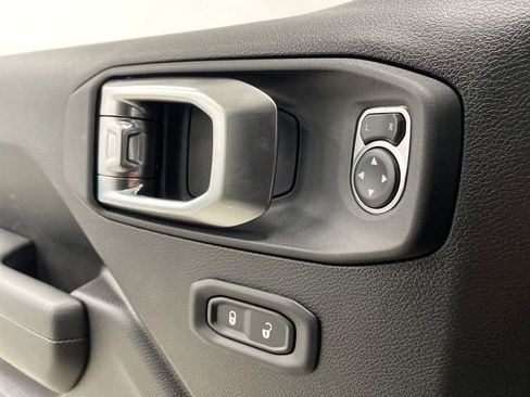 New 2025 Jeep Gladiator Sport image 27