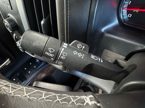 Used 2018 GMC Sierra 1500 SLE w/ SLE Value Package AWD/4WD image 31