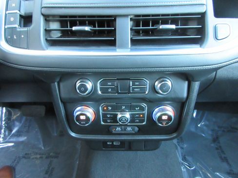 Used 2021 GMC Yukon SLE image 46