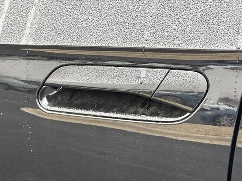 New 2025 Volkswagen ID.4 Pro image 13