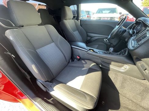 Used 2022 Dodge Challenger SXT image 25