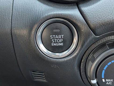 Certified 2025 MAZDA MX-5 Miata Club image 30