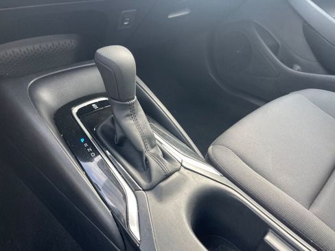 Used 2025 Toyota Corolla LE FWD image 17