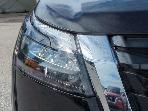 Certified 2024 Nissan Pathfinder S image 10