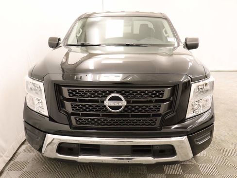 Used 2024 Nissan Titan SV w/ SV Convenience Package image 4