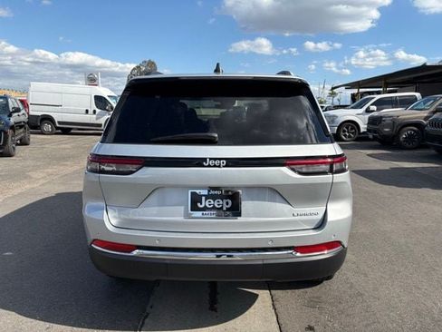 New 2026 Jeep Grand Cherokee 2WD image 6