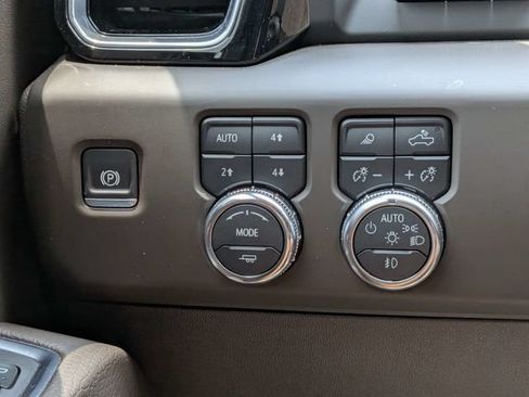 Used 2024 GMC Sierra 1500 Denali w/ Denali Reserve Package AWD/4WD image 18