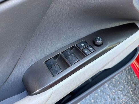 Used 2022 Toyota Camry SE image 13