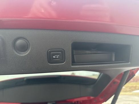 Used 2024 Chevrolet Equinox LT w/ LPO, Floor Liner Package image 12