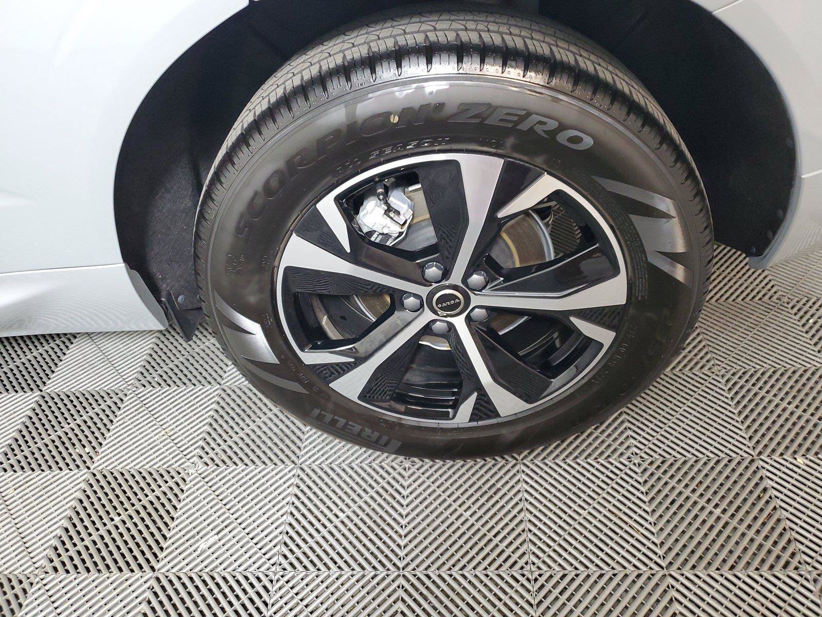 Certified 2026 Volvo XC60 B5 Core AWD/4WD image 11