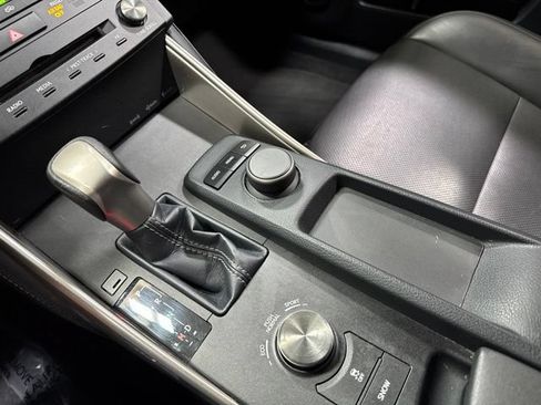 Used 2015 Lexus IS 250 RWD image 21