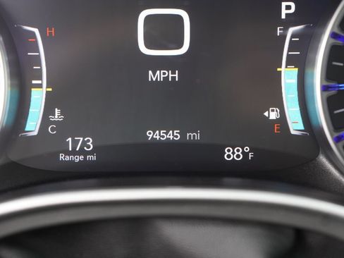 Used 2025 Chrysler Pacifica Select FWD image 19