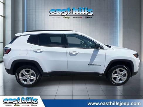 Used 2024 Jeep Compass Latitude AWD/4WD image 5