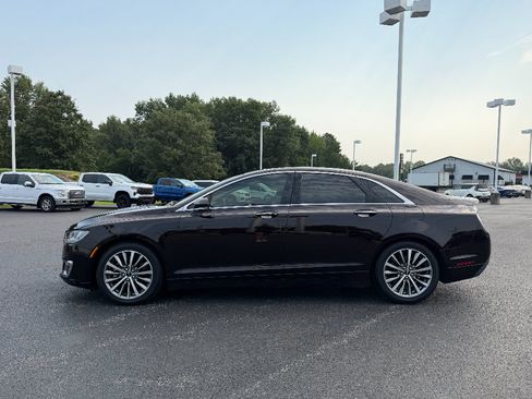 Used 2020 Lincoln MKZ FWD image 4