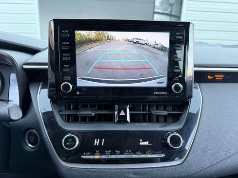 Used 2022 Toyota Corolla LE image 17