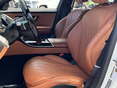 Used 2022 Mercedes-Benz S 500 4MATIC w/ AMG Line Package image 17