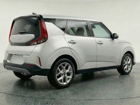 Used 2025 Kia Soul LX w/ LX Technology Package image 9