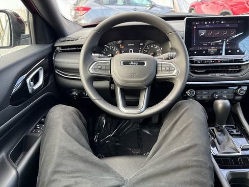New 2026 Jeep Compass Latitude image 17