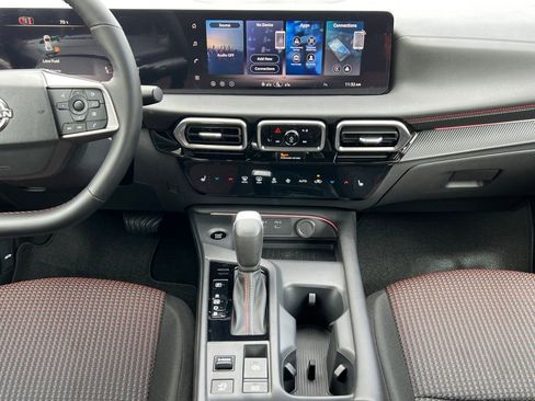 New 2026 Nissan Sentra SR FWD image 3
