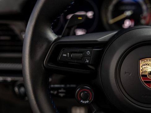 Used 2025 Porsche 911 GT3 RS image 40