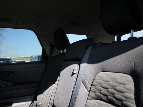 New 2025 Nissan Pathfinder SV image 17