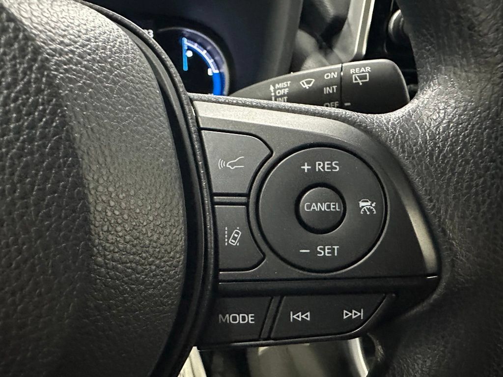 Used 2025 Toyota RAV4 LE AWD/4WD image 21
