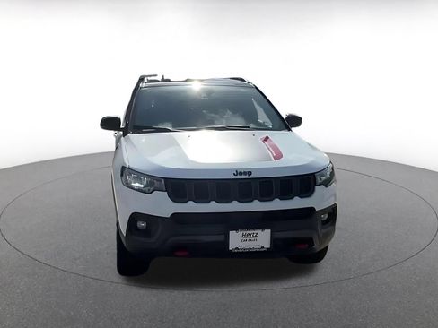 Used 2025 Jeep Compass Trailhawk AWD/4WD image 4