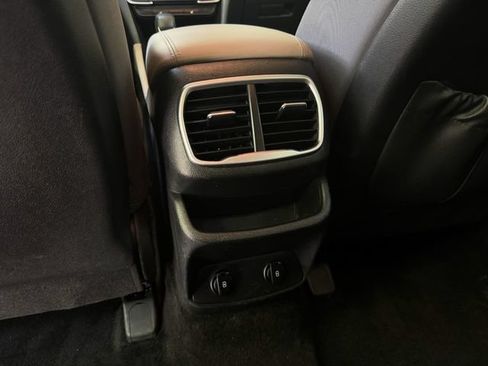 Used 2019 Hyundai Santa Fe SEL FWD image 17