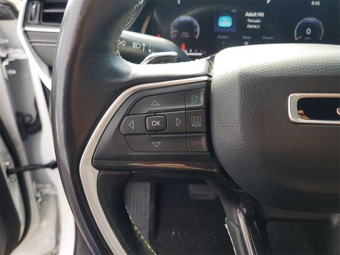 Used 2022 Jeep Grand Cherokee L Laredo image 18