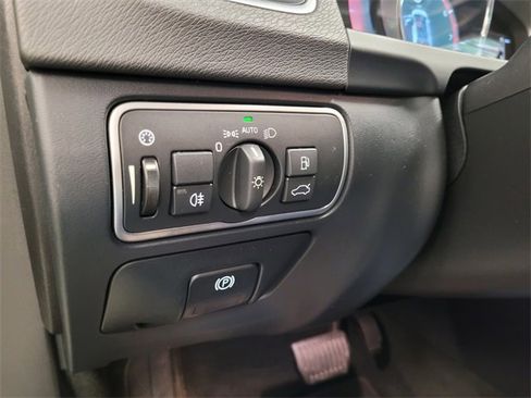 Used 2016 Volvo V60 T5 Premier image 27