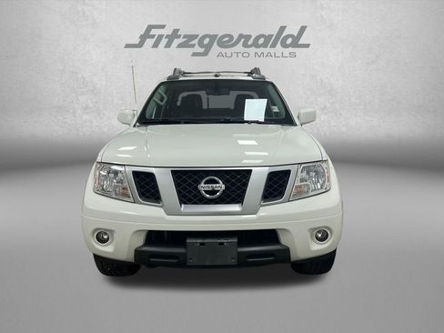 Used 2020 Nissan Frontier PRO-4X w/ Pro-4x Utility Package AWD/4WD image 11