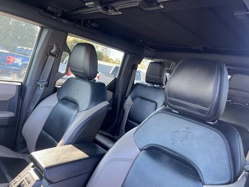 Used 2023 Ford Bronco Wildtrak image 5