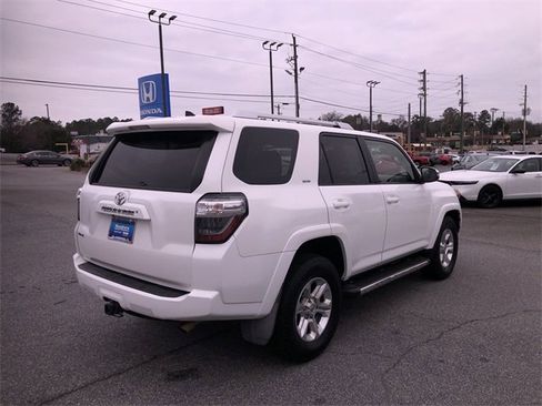 Used 2016 Toyota 4Runner SR5 Premium image 8