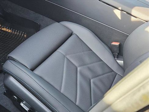 Used 2026 BMW i5 eDrive40 w/ M Sport Package image 4