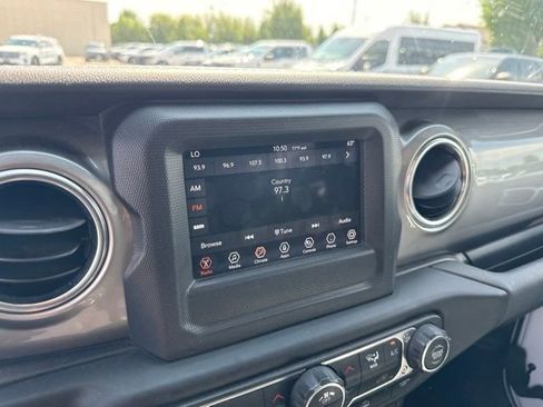 Used 2021 Jeep Wrangler Unlimited Sahara AWD/4WD image 22