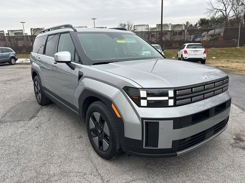 Used 2025 Hyundai Santa Fe SEL image 1