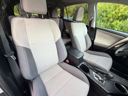 Used 2015 Toyota RAV4 XLE AWD/4WD image 10