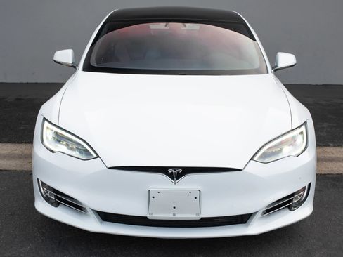 Used 2020 Tesla Model S Long Range image 3