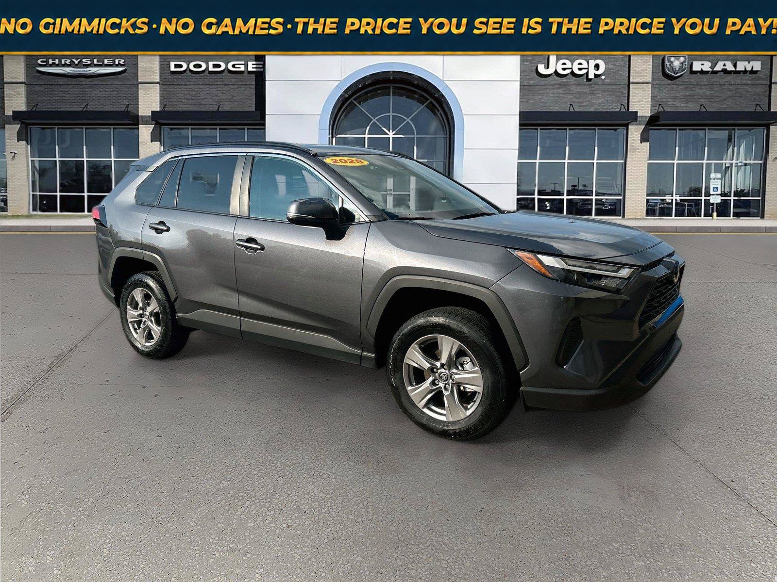 Used 2025 Toyota RAV4 XLE FWD image 1