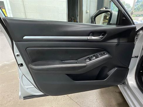 Used 2022 Nissan Altima 2.5 SV FWD image 10