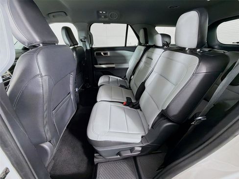 Used 2021 Ford Explorer XLT w/ Equipment Group 202A image 21