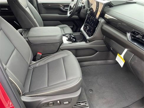 New 2026 GMC Yukon XL Elevation image 15