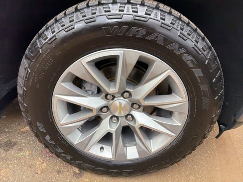 Used 2021 Chevrolet Silverado 1500 High Country image 33